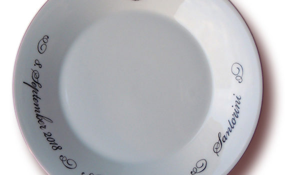 Teller zur Hochzeit mit Paar