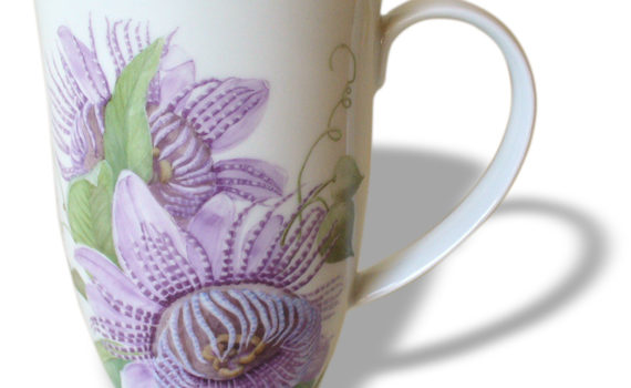 Tasse mit Passionsblume