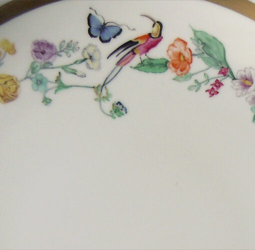 Blumenkranz und Paradiesvögel als Header