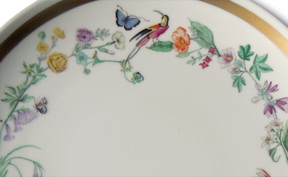 Blumenkranz und Paradiesvögel als Header